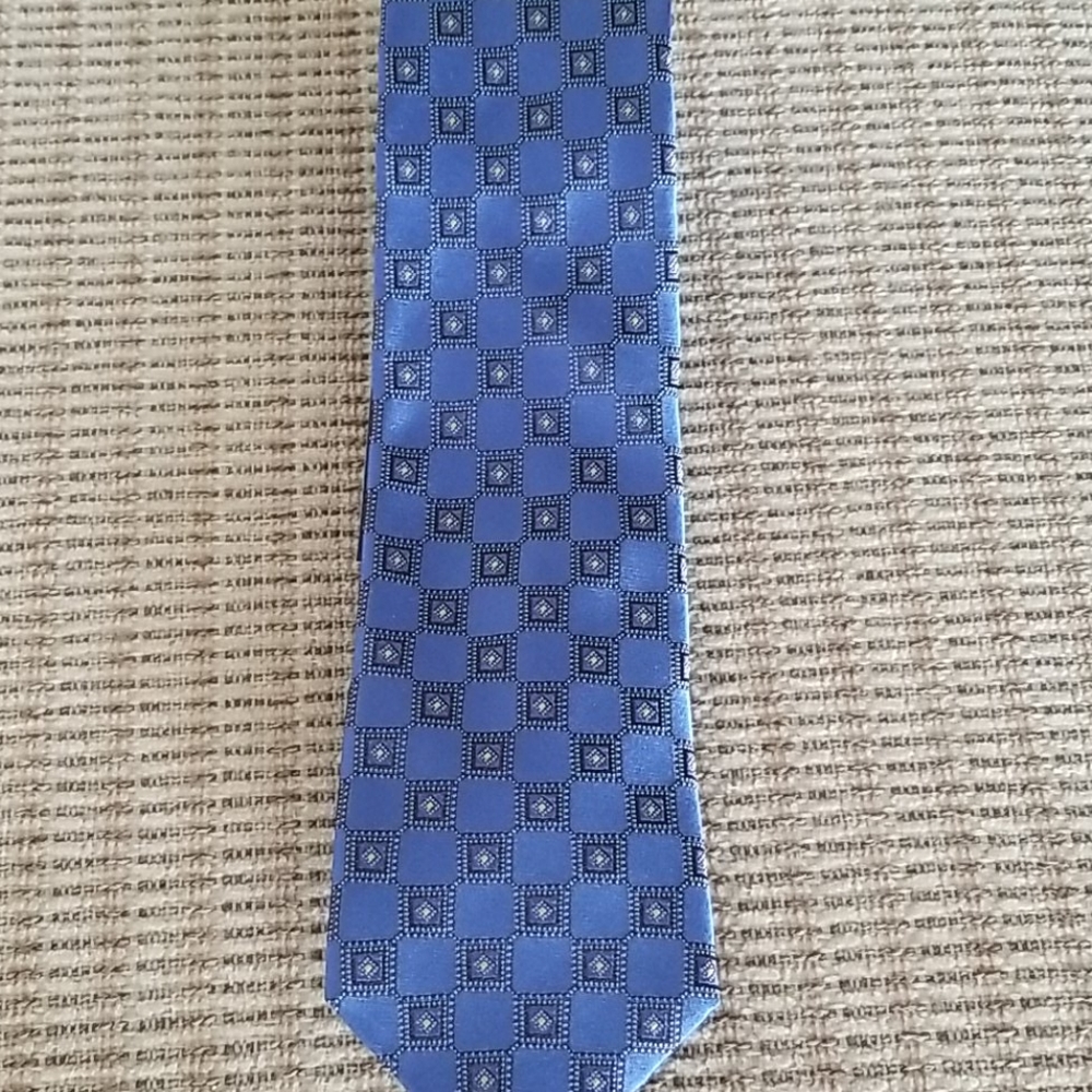 Silk tie
